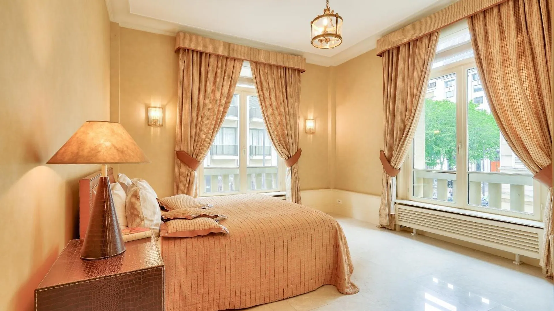 Apartment Royal Montaigne *