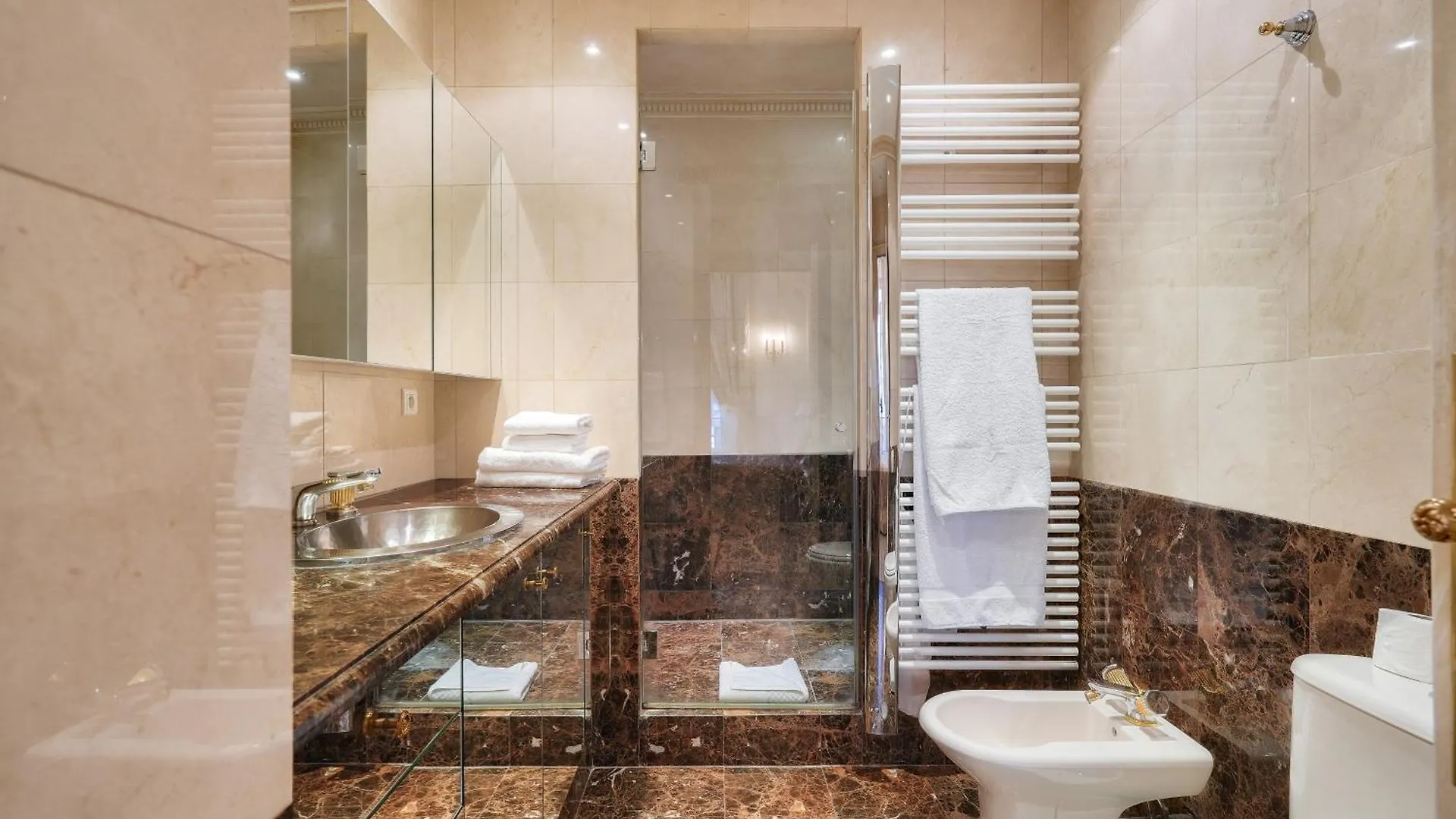 Royal Montaigne Apartment