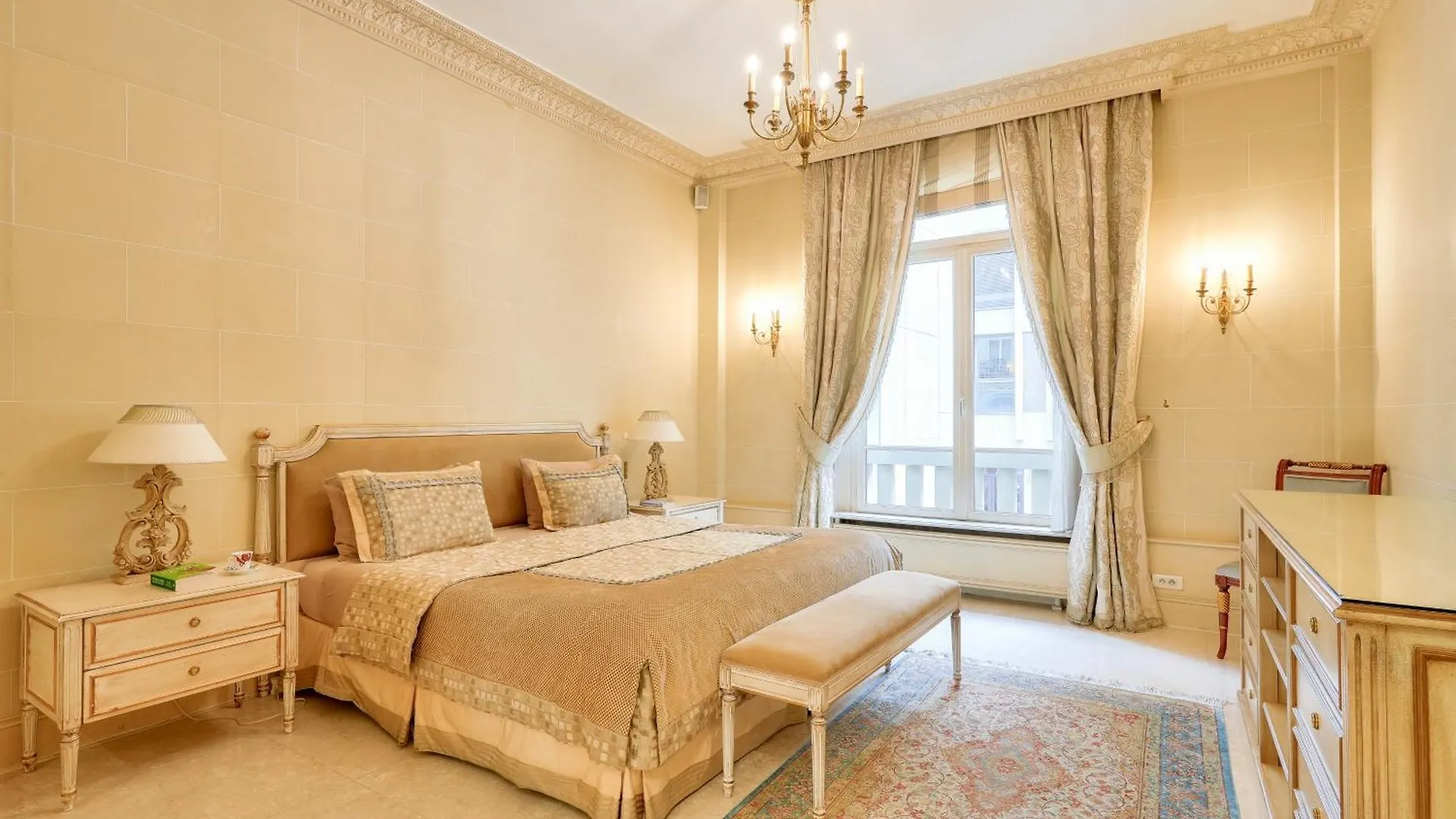 Royal Montaigne *